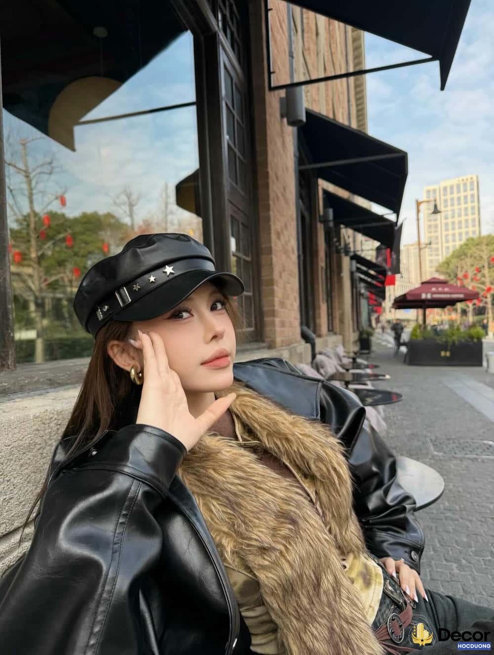 Võ Nữ Ngân Hà biểu cảm tự nhiên.