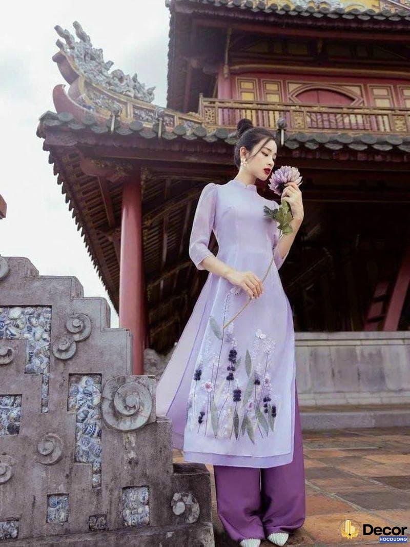 gái xinh mặc áo dài thanh lịch