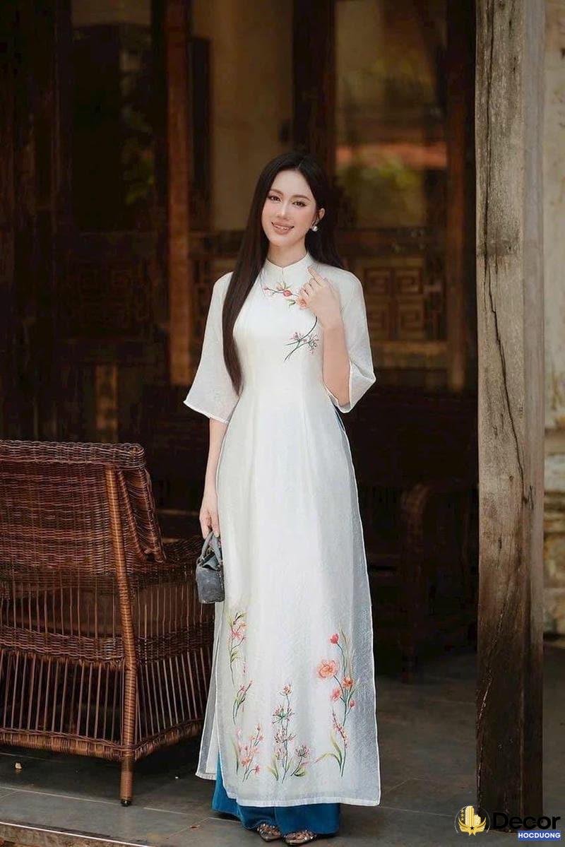 gái xinh mặc áo dài truyền thống