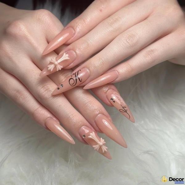 nail móng nhọn sang trọng