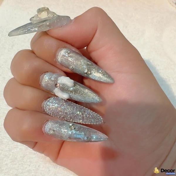 nail móng nhọn tinh tế