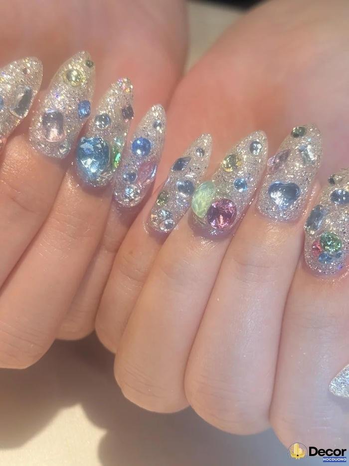 nail nhiều màu hiện đại