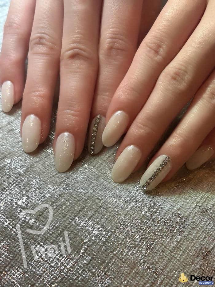 nail nhũ đơn giản