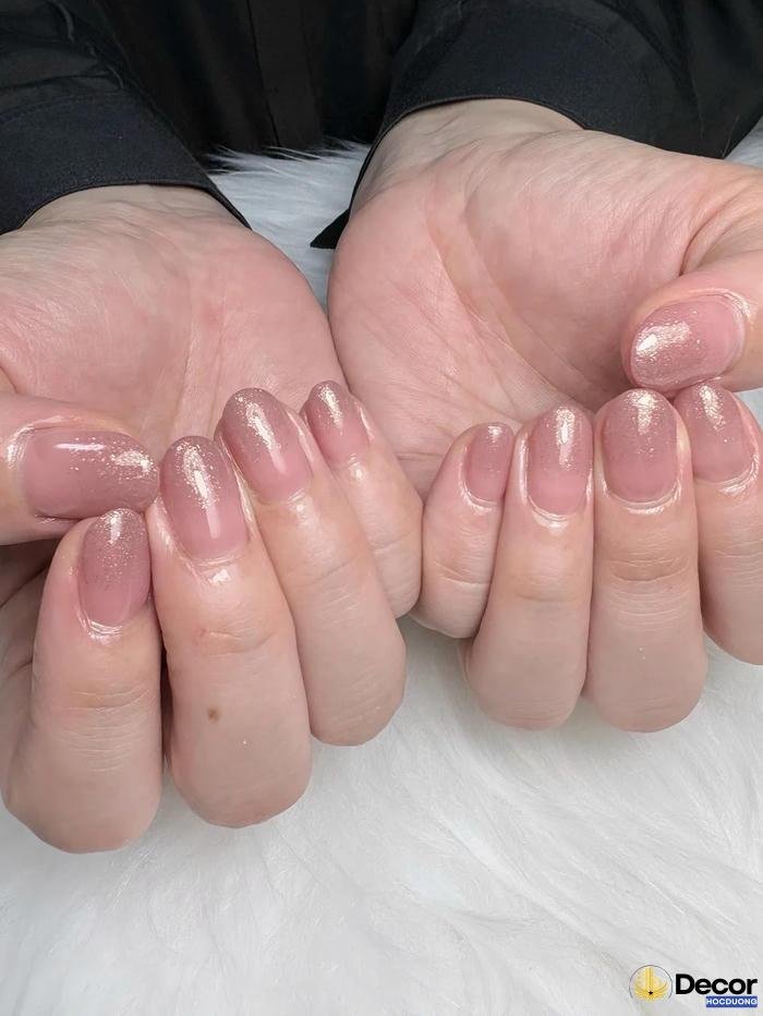 nail nhũ thời thượng