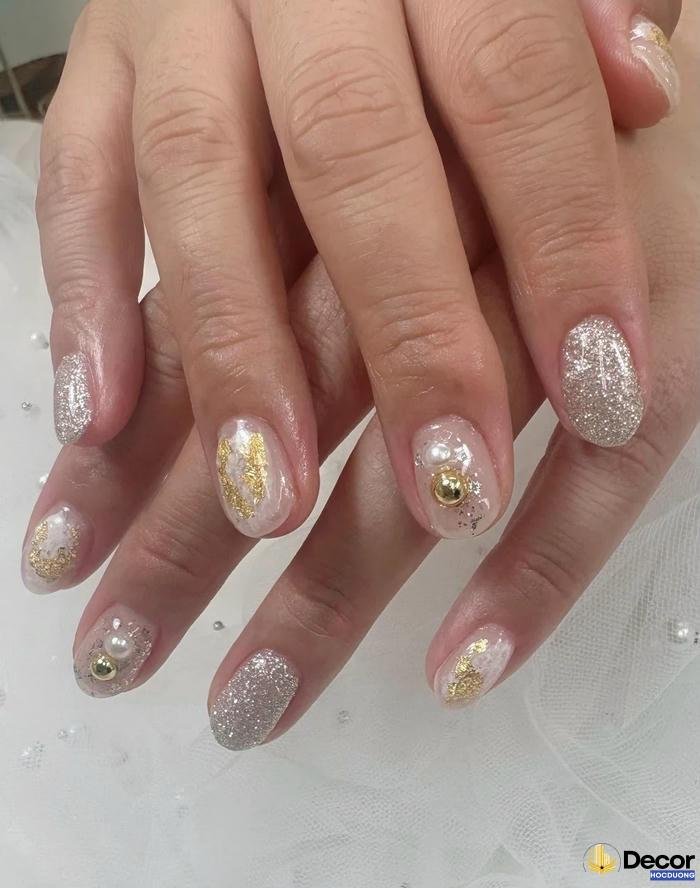 nail trắng dễ thương