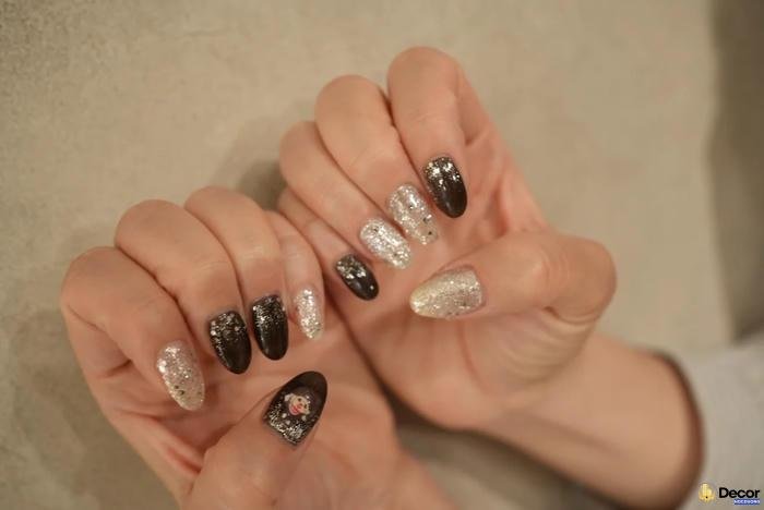 nail trắng đen dễ thương