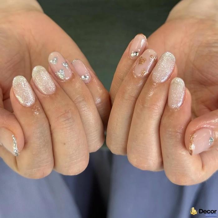 nail tráng gương bạc hiện đại