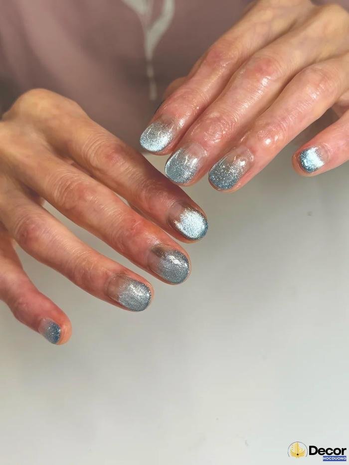 nail tráng gương bạc sáng tạo