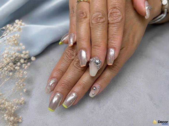 nail tráng gương bạc thẩm mỹ