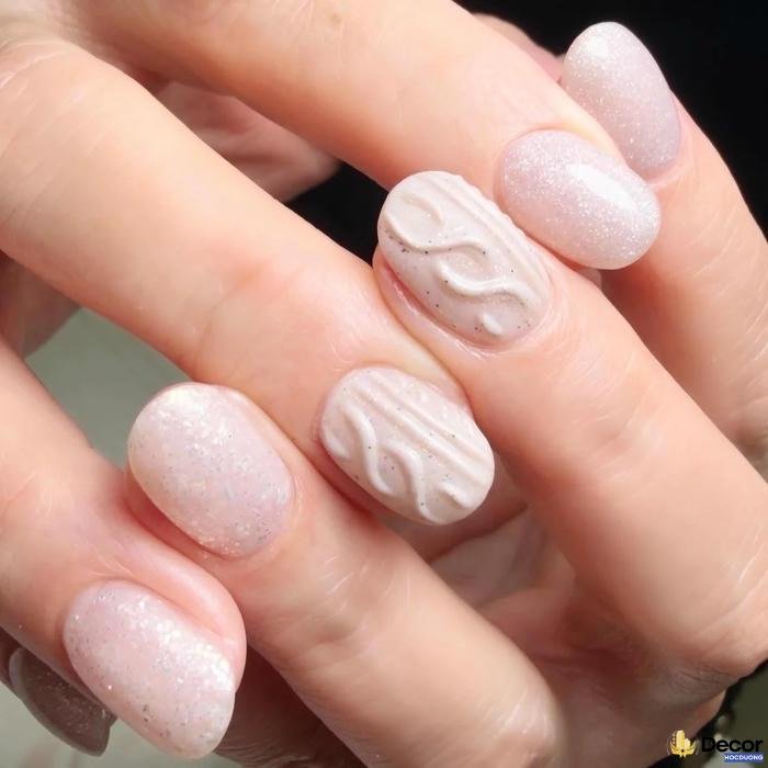 nail trắng phong cách