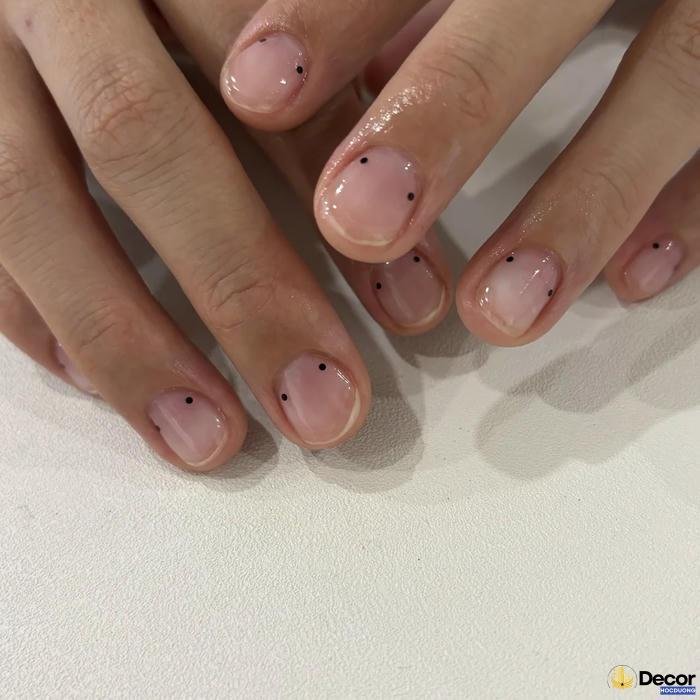 nail trong suốt đơn giản