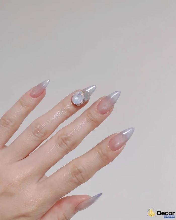 nail trong suốt nghệ thuật