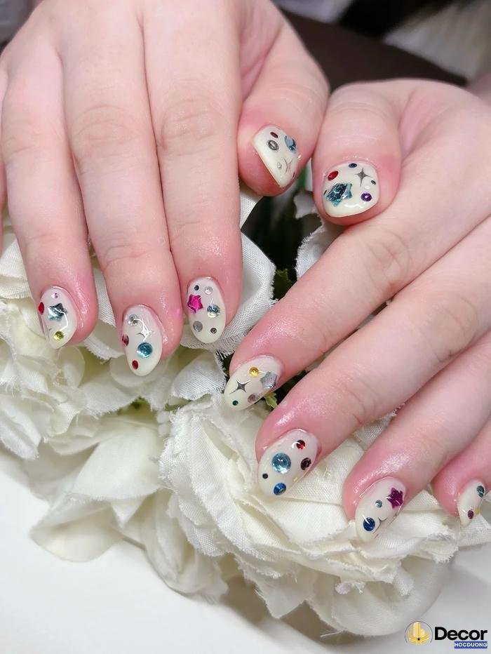 nails pastel sáng tạo